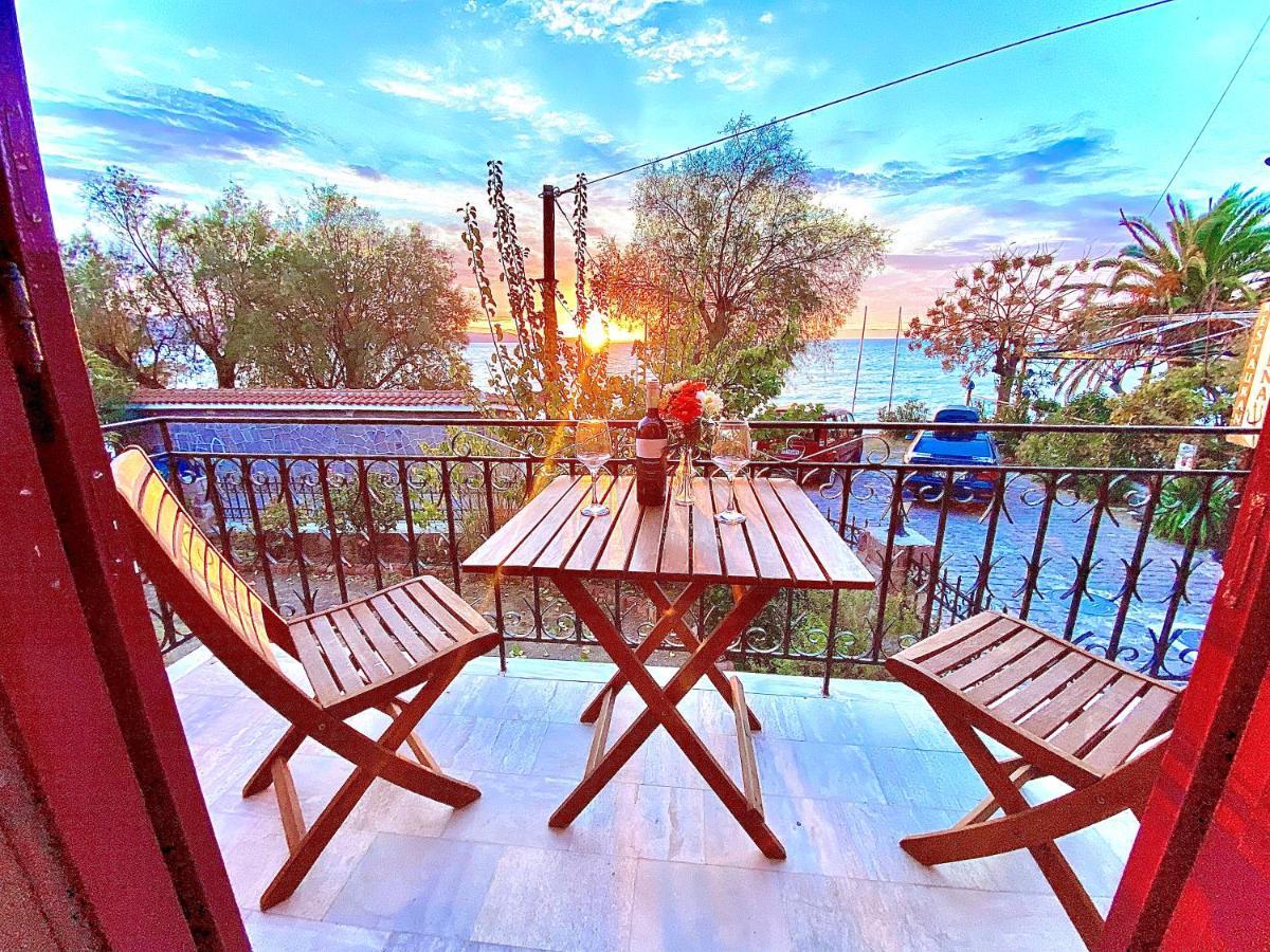 Hermes Hotel Mithimna Bagian luar foto