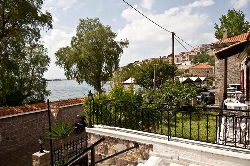 Hermes Hotel Mithimna Bagian luar foto